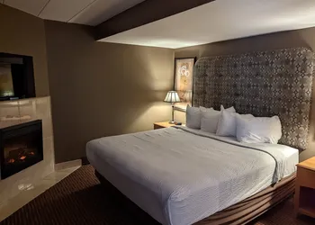 Days Inn by Wyndham Birch Run hotel thumbnail 4