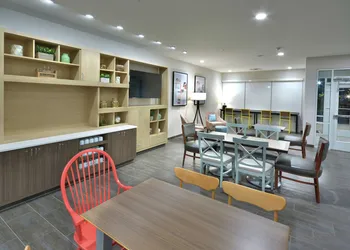 Home2 Suites by Hilton Duncan hotel thumbnail 3