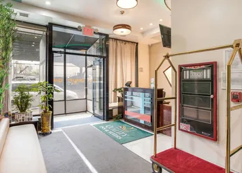 Quality Inn near Sunset Park hotel thumbnail 2