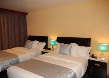 Quality Inn near Sunset Park hotel thumbnail 5
