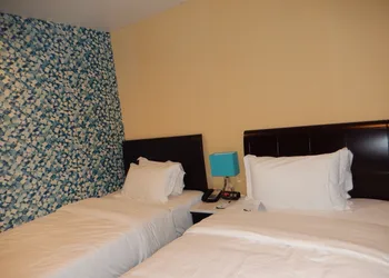 Quality Inn near Sunset Park hotel thumbnail 7