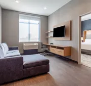 Holiday Inn & Suites Cedar Falls - Waterloo Event Ctr by IHG hotel detail image 4