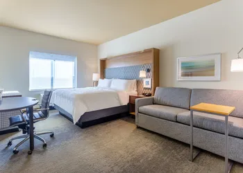 Holiday Inn & Suites Cedar Falls - Waterloo Event Ctr by IHG hotel thumbnail 5