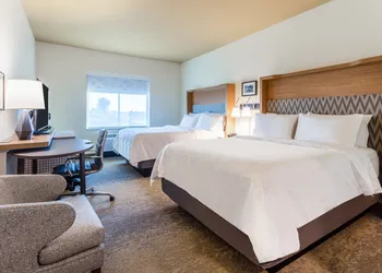 Holiday Inn & Suites Cedar Falls - Waterloo Event Ctr by IHG hotel thumbnail 6