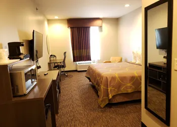 Super 8 by Wyndham St. Louis North hotel thumbnail 4