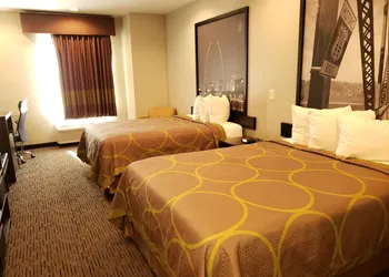 Super 8 by Wyndham St. Louis North hotel thumbnail 7