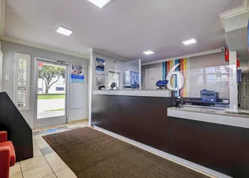 Studio 6 Arlington, TX - South - Dallas hotel thumbnail 2