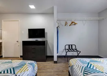 Studio 6 Arlington, TX - South - Dallas hotel thumbnail 5