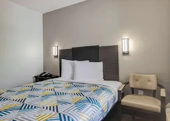 Studio 6 Arlington, TX - South - Dallas hotel thumbnail 8