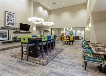 Hampton Inn & Suites Burlington hotel thumbnail 2