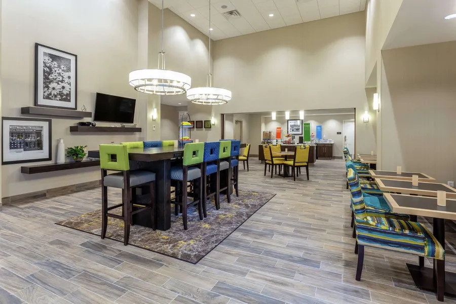 Hampton Inn & Suites Burlington hotel detail image 2