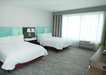 Hampton Inn & Suites Burlington hotel thumbnail 8