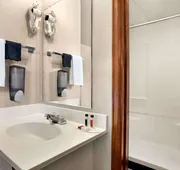 Travelodge by Wyndham Guernsey hotel detail image 7