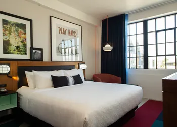 Hotel Indigo Madison Downtown by IHG hotel thumbnail 4