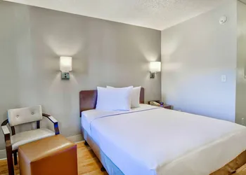 Studio 6 Deer Valley hotel thumbnail 8