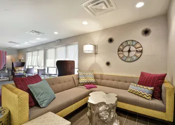 Home2 Suites by Hilton KCI Airport hotel thumbnail 2