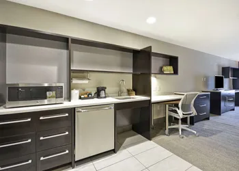 Home2 Suites by Hilton KCI Airport hotel thumbnail 5