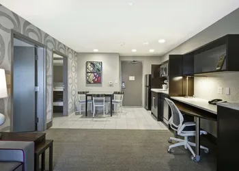 Home2 Suites by Hilton KCI Airport hotel thumbnail 6