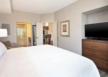 Staybridge Suites Auburn Hills by IHG hotel thumbnail 5