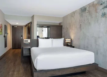 Wyndham Westfield hotel thumbnail 7