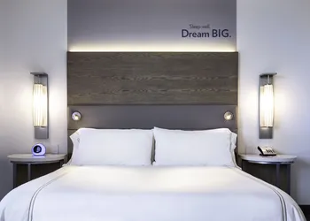 EVEN Hotel Miami - Airport by IHG hotel thumbnail 5