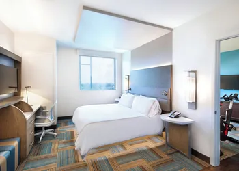 EVEN Hotel Miami - Airport by IHG hotel thumbnail 8