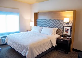 Holiday Inn & Suites Savannah Airport - Pooler by IHG hotel thumbnail 4