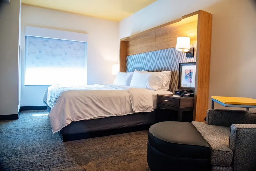 Holiday Inn & Suites Savannah Airport - Pooler by IHG hotel detail image 6
