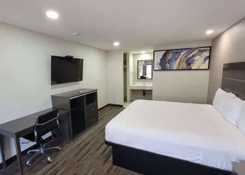 Travelodge by Wyndham Buena Park hotel thumbnail 3