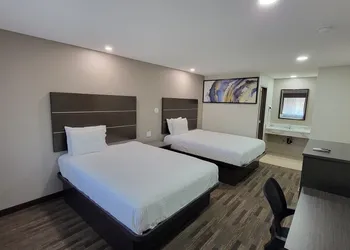 Travelodge by Wyndham Buena Park hotel thumbnail 5