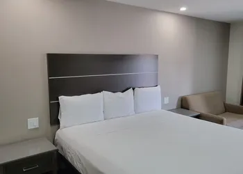 Travelodge by Wyndham Buena Park hotel thumbnail 7