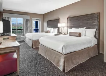 Black Fox Lodge Pigeon Forge, Tapestry Collection by Hilton hotel thumbnail 6