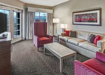 Black Fox Lodge Pigeon Forge, Tapestry Collection by Hilton hotel thumbnail 7