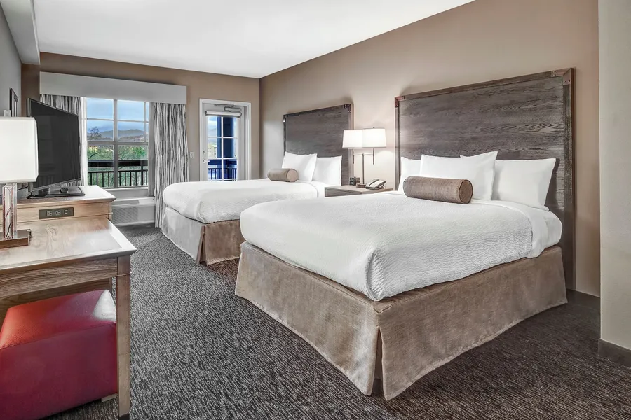 Black Fox Lodge Pigeon Forge, Tapestry Collection by Hilton hotel detail image 6