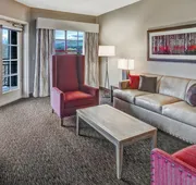 Black Fox Lodge Pigeon Forge, Tapestry Collection by Hilton hotel detail image 7