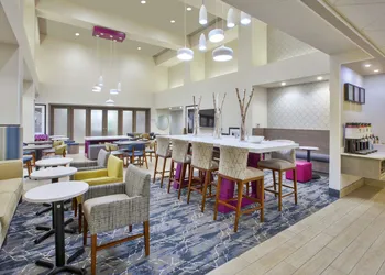 Hampton Inn & Suites Oakwood Village-Cleveland hotel thumbnail 2