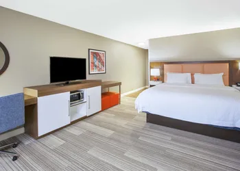 Hampton Inn & Suites Oakwood Village-Cleveland hotel thumbnail 6