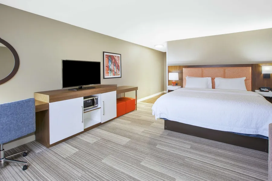 Hampton Inn & Suites Oakwood Village-Cleveland hotel detail image 6