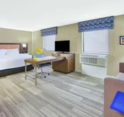 Hampton Inn & Suites Oakwood Village-Cleveland hotel detail image 7