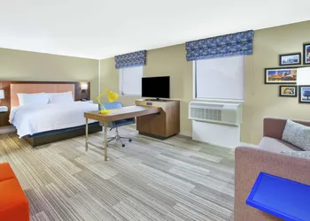 Hampton Inn & Suites Oakwood Village-Cleveland hotel thumbnail 7