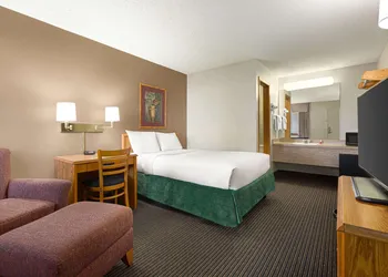 Travelodge by Wyndham Wellington KS hotel thumbnail 2