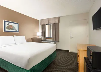 Travelodge by Wyndham Wellington KS hotel thumbnail 3