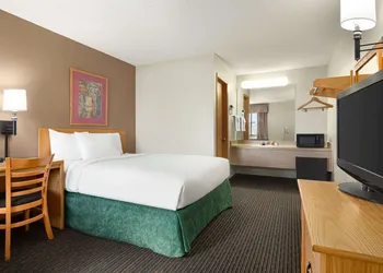 Travelodge by Wyndham Wellington KS hotel thumbnail 6