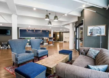 enVision Hotel Boston Everett hotel thumbnail 4