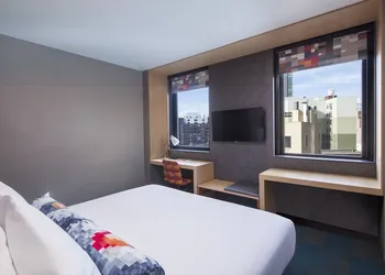Aloft by Marriott Long Island City-Manhattan View hotel thumbnail 7