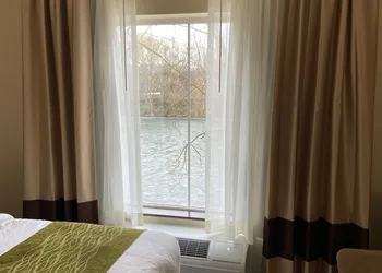 Comfort Inn Connellsville Riverview hotel thumbnail 8