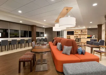 Home2 Suites by Hilton Glendale - Westgate hotel thumbnail 2