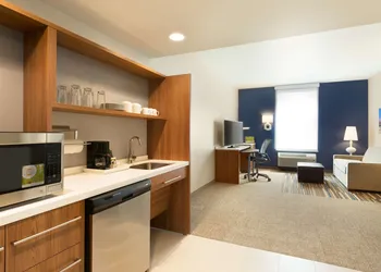 Home2 Suites by Hilton Glendale - Westgate hotel thumbnail 8