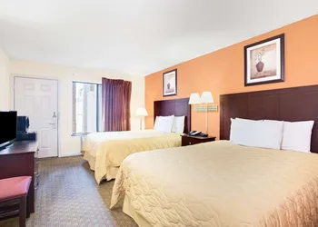 Super 8 by Wyndham Defuniak Springs hotel thumbnail 8