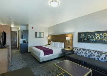 Oxford Suites Sonoma County hotel thumbnail 7